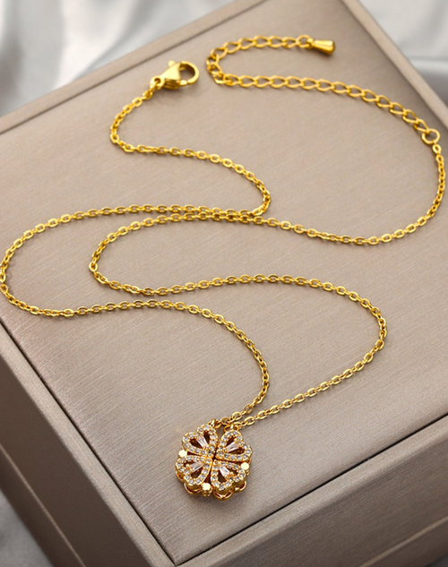Collier avec pendentif en forme de cœur en trèfle Celesta
